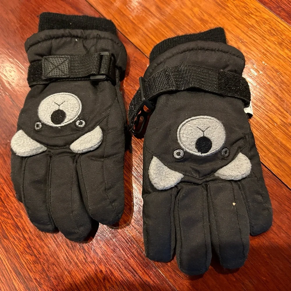 Thinsulate Kids Black Bear Winter Ski Gloves - Cozy Cold-Weather Mittens Sz 4-5